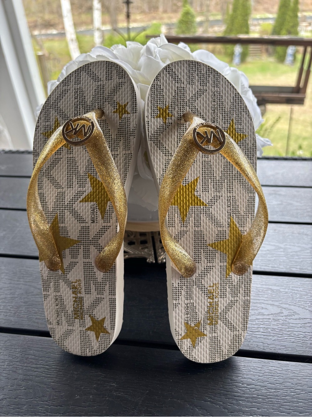 Michael Kors Kids Gold Metallic Star Print Flip Flops
